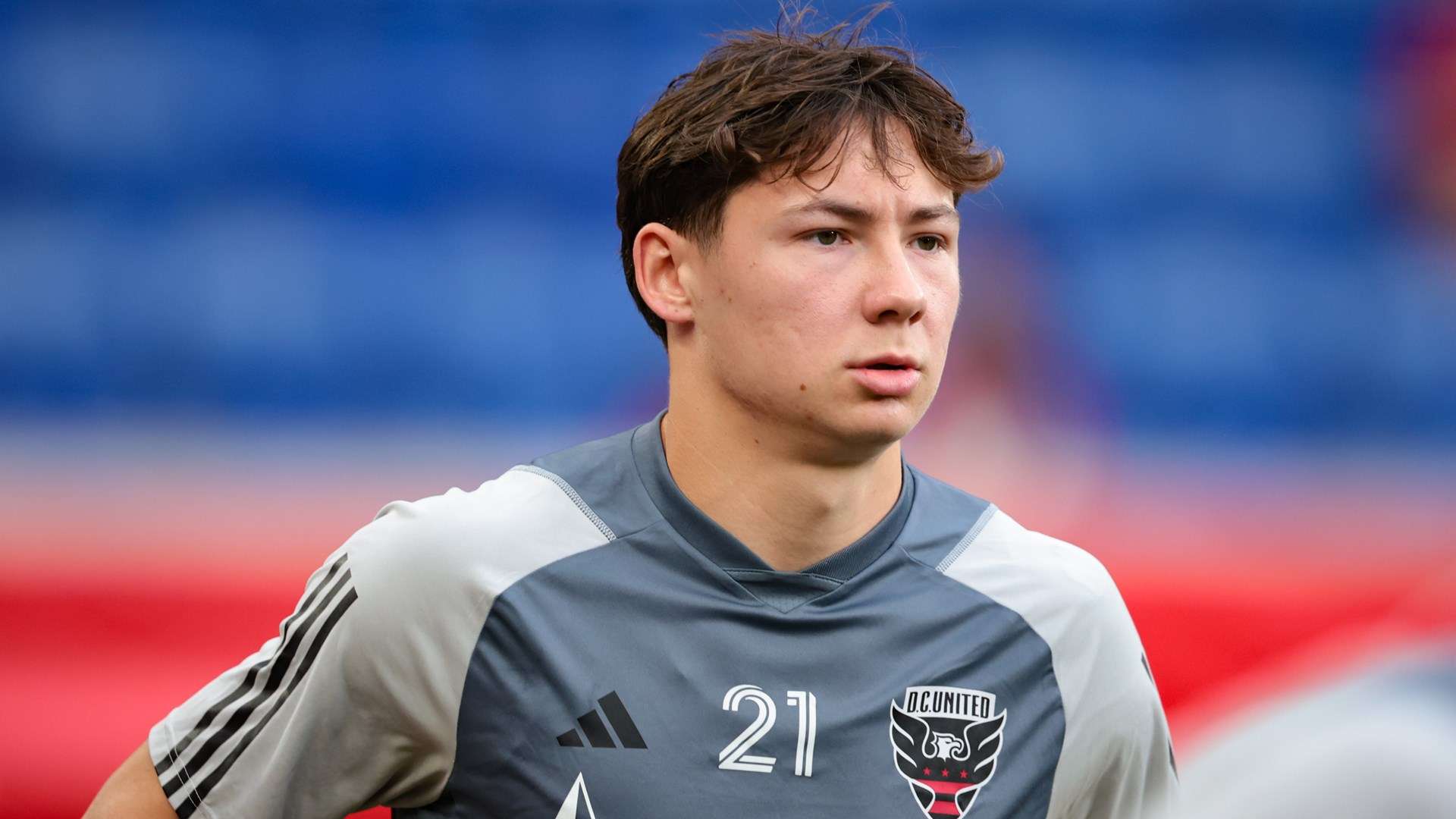 频频造犯规 频频造犯规